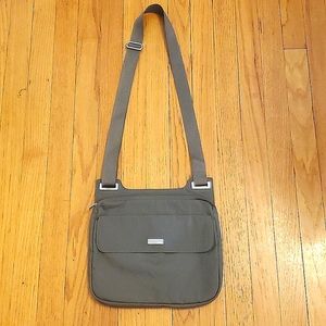 Baggallini Grey Cross Body Nylon Bag. Zipper closure. Multiple pockets